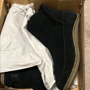 Sorel Black Suede Ankle Boots